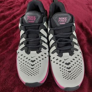 Size 11.5 - Nike Free trainer 5.0 Black White Vivid Pink